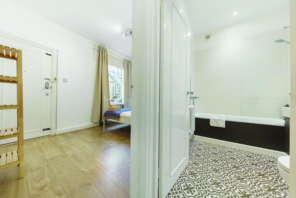 Appartamento 3 Bedroom In Westminster Londra