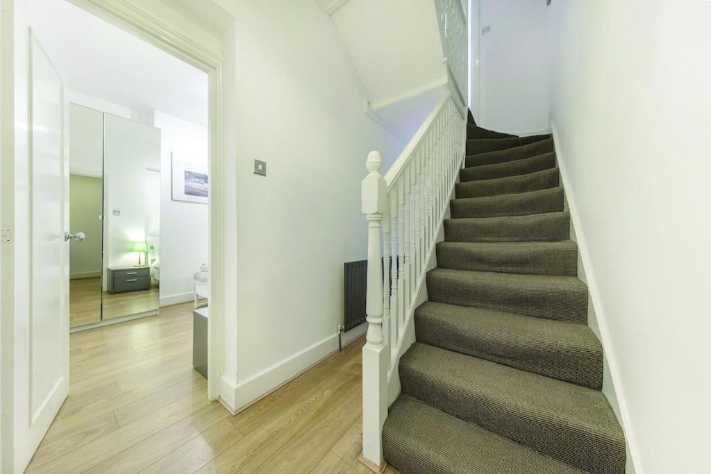 Appartamento 3 Bedroom In Westminster Londra
